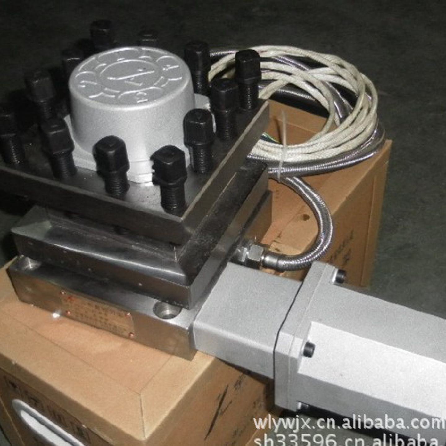 直销数控刀架配件各型号通用刀架线数控电动刀架