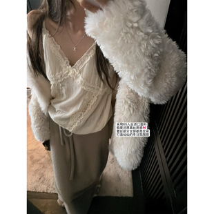 LIL 氛围感皮草伴侣绸缎质感丝绒蕾丝拼接精工内搭吊带女秋 CHER