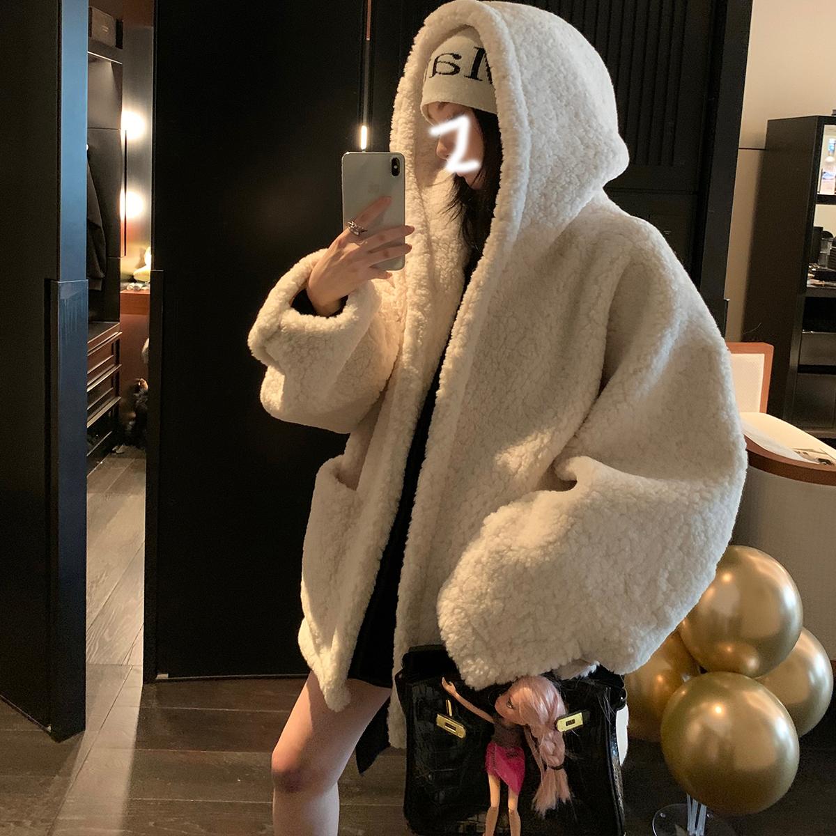 白色羊羔毛连帽环保皮草外套大衣