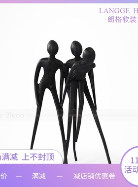 现代简约客厅电视柜黑色金属x抽象人物摆件酒店样板间软装饰品摆
