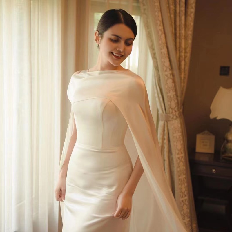 新娘小披肩女结婚纱外套夏季礼服旗袍外搭春秋冬薄婚礼长斗篷围巾