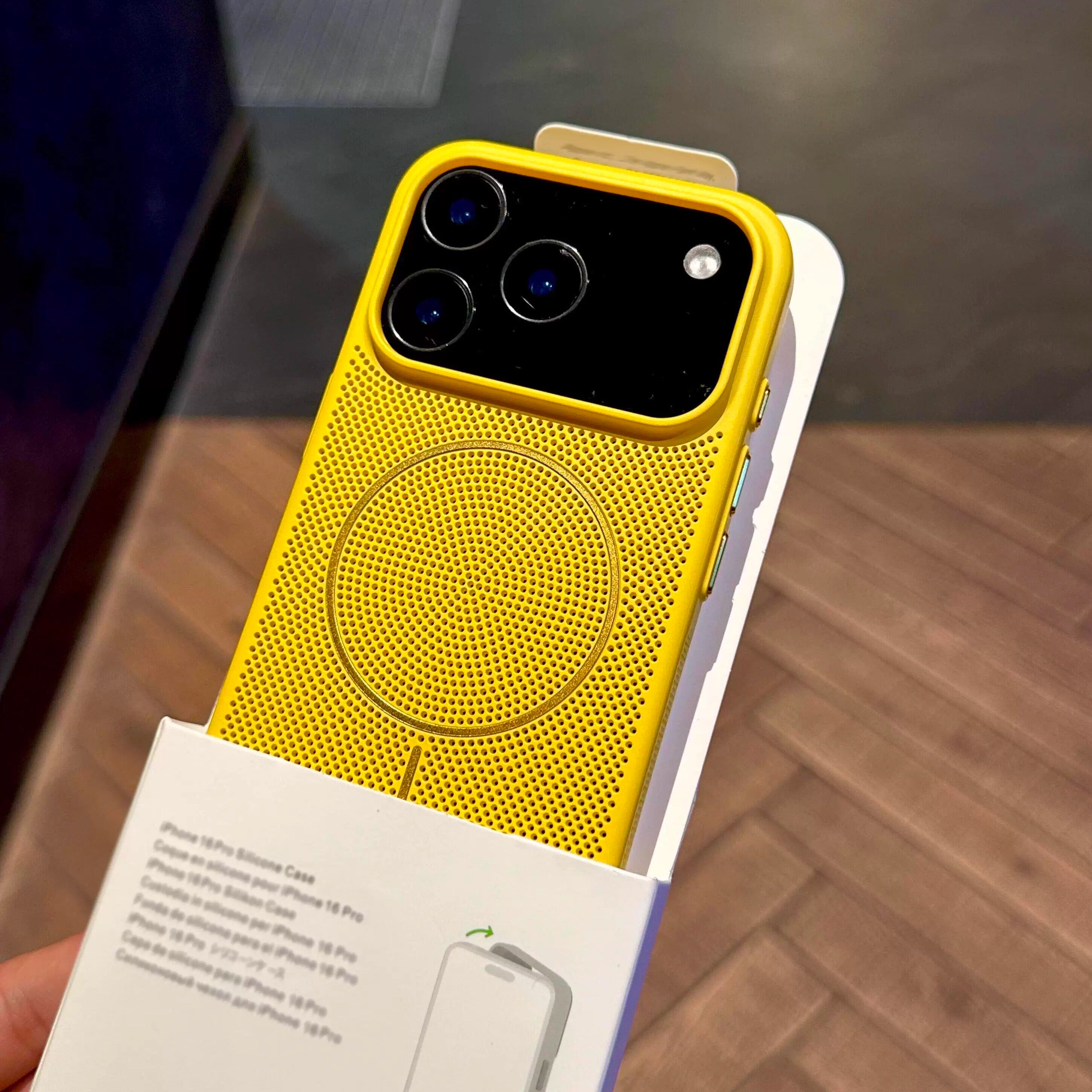 超薄散热Beast同款细圈磁吸适用小米17promax手机壳新款17pro磨砂透气网孔15全包防摔14高级感小众时尚轻奢硬