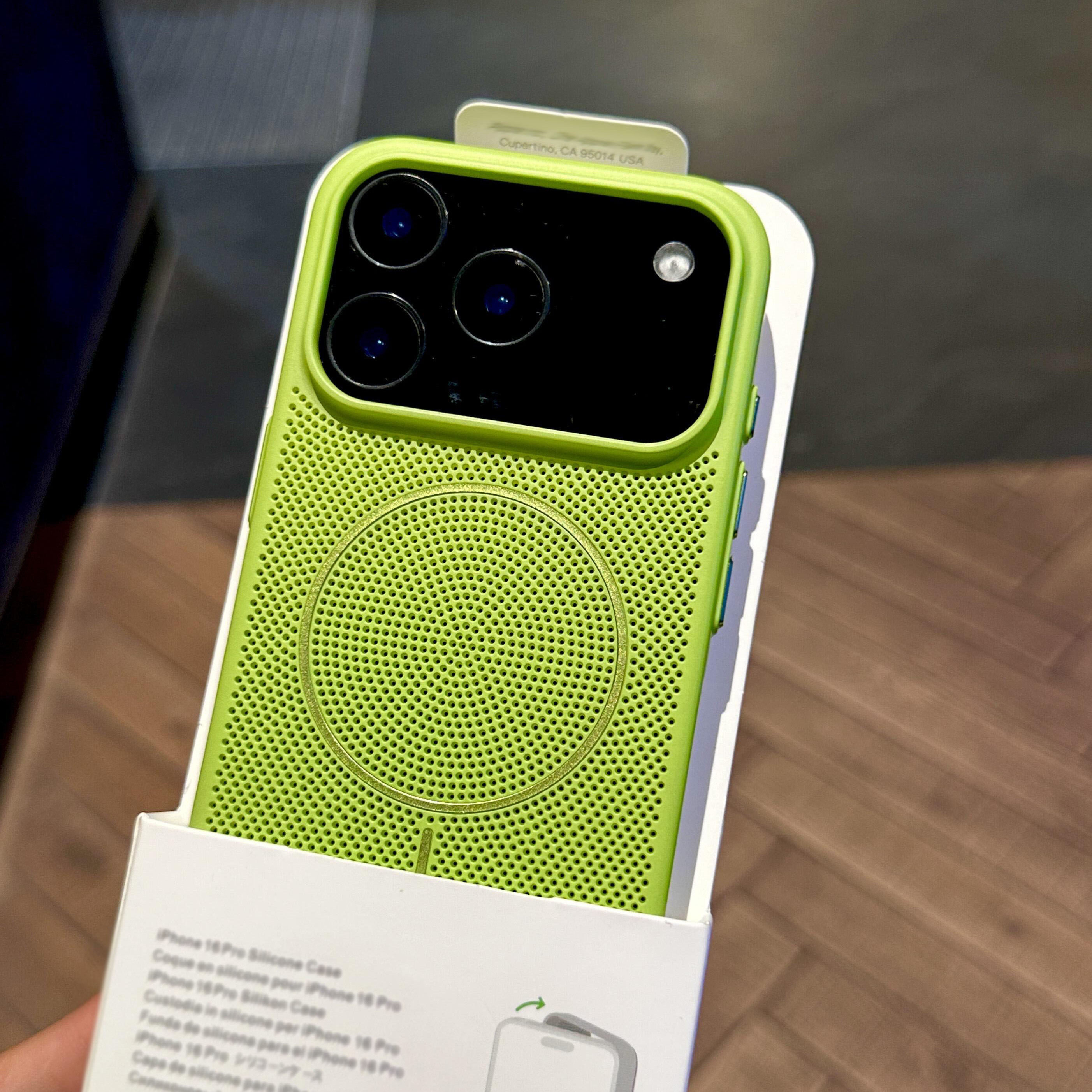 超薄散热Beast同款细圈磁吸适用小米17promax手机壳新款17pro磨砂透气网孔15全包防摔14高级感小众时尚轻奢硬