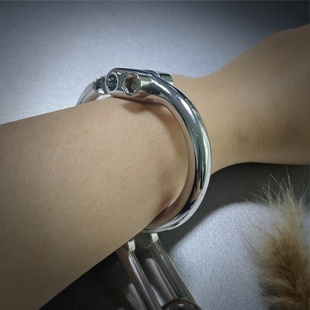 手铐铁的加厚手镯玩具情侣儿童不锈钢银保安成人脚镣男玫瑰金钥匙