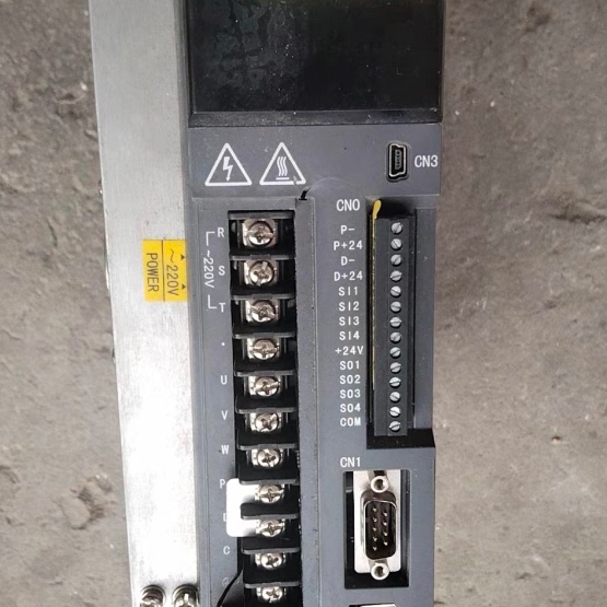 信捷2.3KW驱动DS5L-22P3-PTA电机CS06030B-21P8二手议价