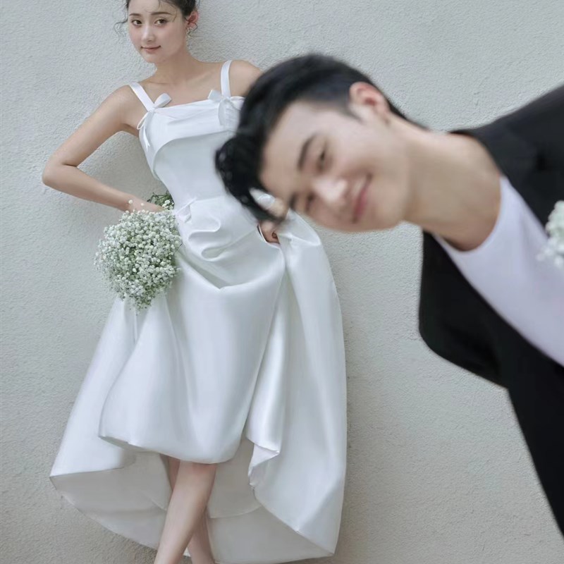 旅拍轻婚纱2023新款新娘气质韩版轻便出门N白简约森系超仙吊带礼