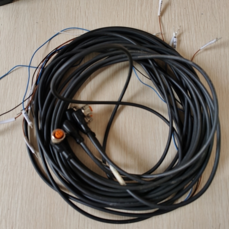 议价促销 IFM 易福门 EVC008 5M M12 5芯 实物照片