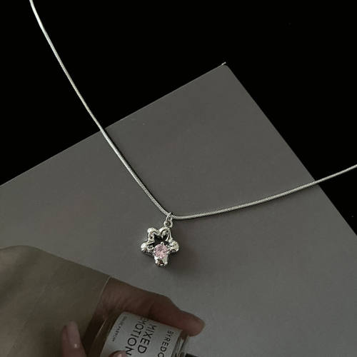 十里间【蕾莉格尔】甜美酷飒粉锆石花朵项链亮晶晶青春少女锁骨链