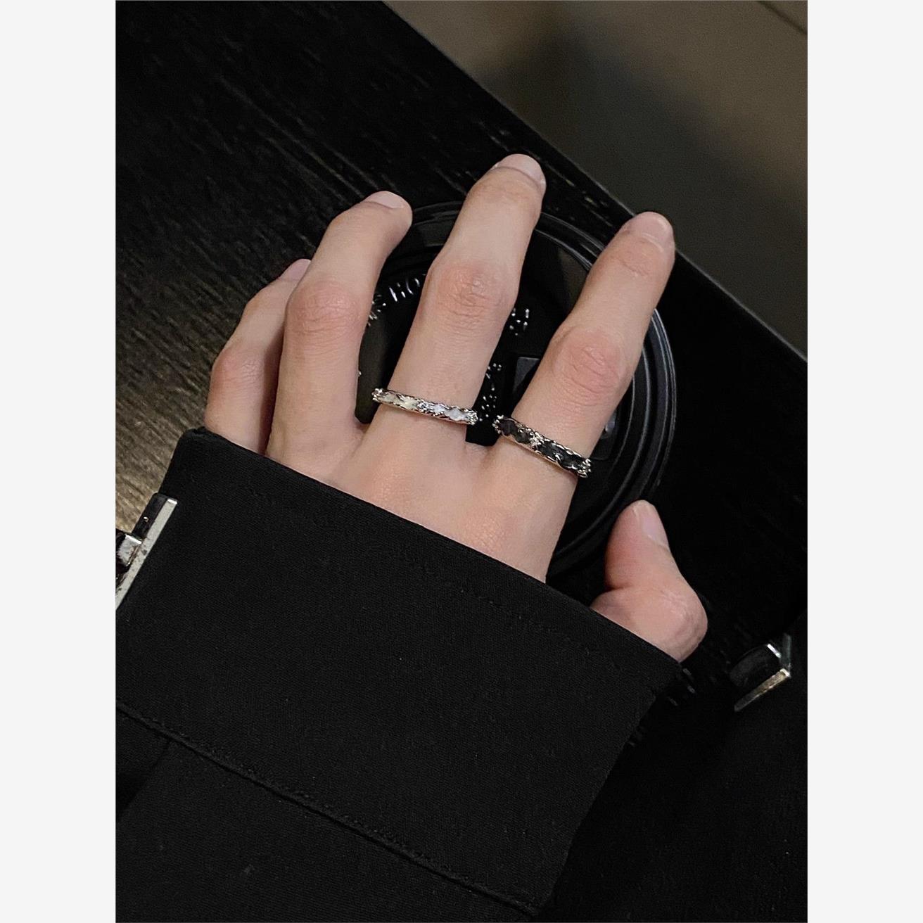 原创非黑即白水钻戒指男