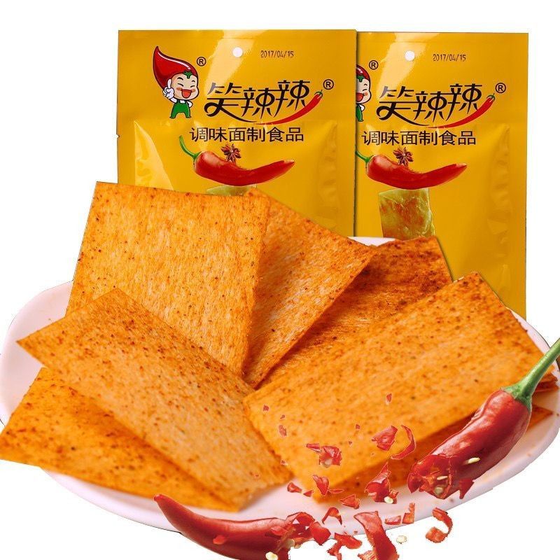 30克笑辣辣印度飞饼干辣条香辣片90后儿时怀旧经典休闲小零食片状