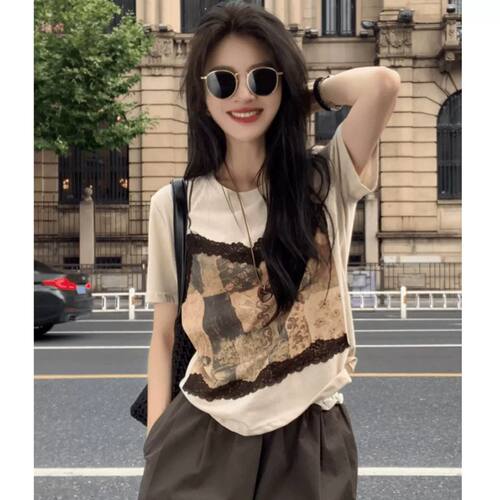 复古蕾丝拼接假两件印花短袖T恤女夏设计感小众百搭减龄正肩上衣
