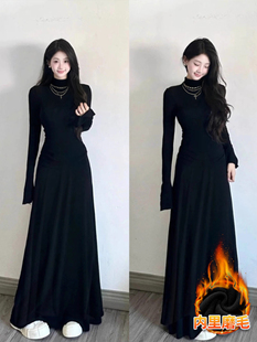 黑色高领连衣裙女针织修身秋冬季加绒内搭梨形伯克利冬天长款裙子