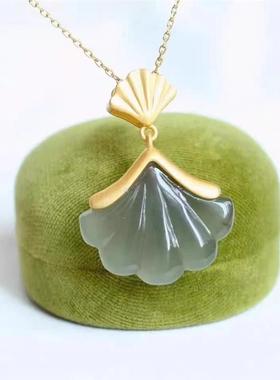 银杏叶项链女扇形小裙子锁骨套链镀金仿和田玉吊坠小众设计感挂坠