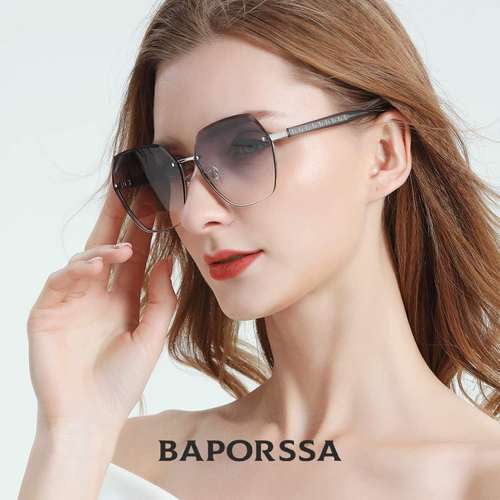 巴宝莎自带妆容感太阳镜