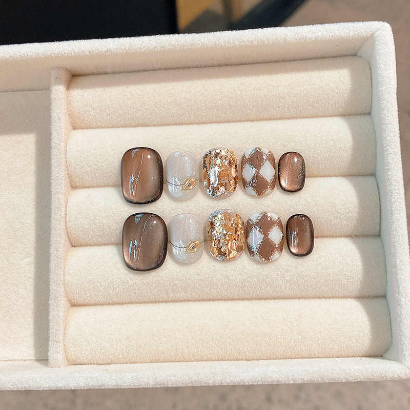 樱桃CiCi秋冬焦糖猫眼手工穿戴甲2025新款高级美甲短款指甲贴片