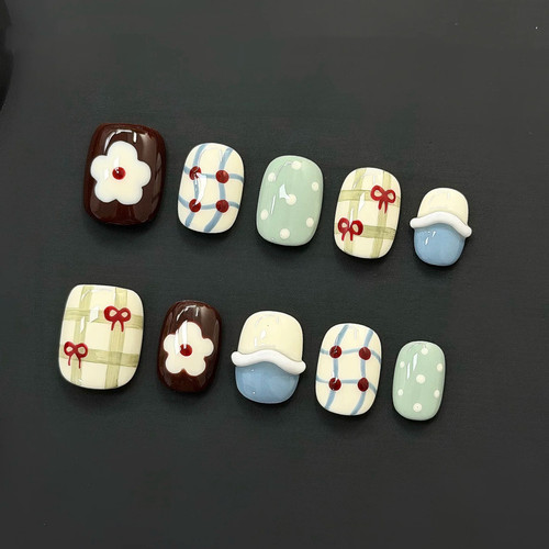 纯手工线条穿戴甲卡通彩绘美甲短ins显白撞色美甲秋冬花美拉德