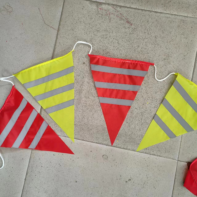 安全警示三角红白绿反光彩旗