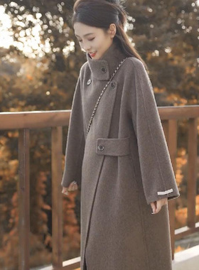 今年流行毛呢外套女2025秋冬装新款韩系高级感赫本风立领长款大衣