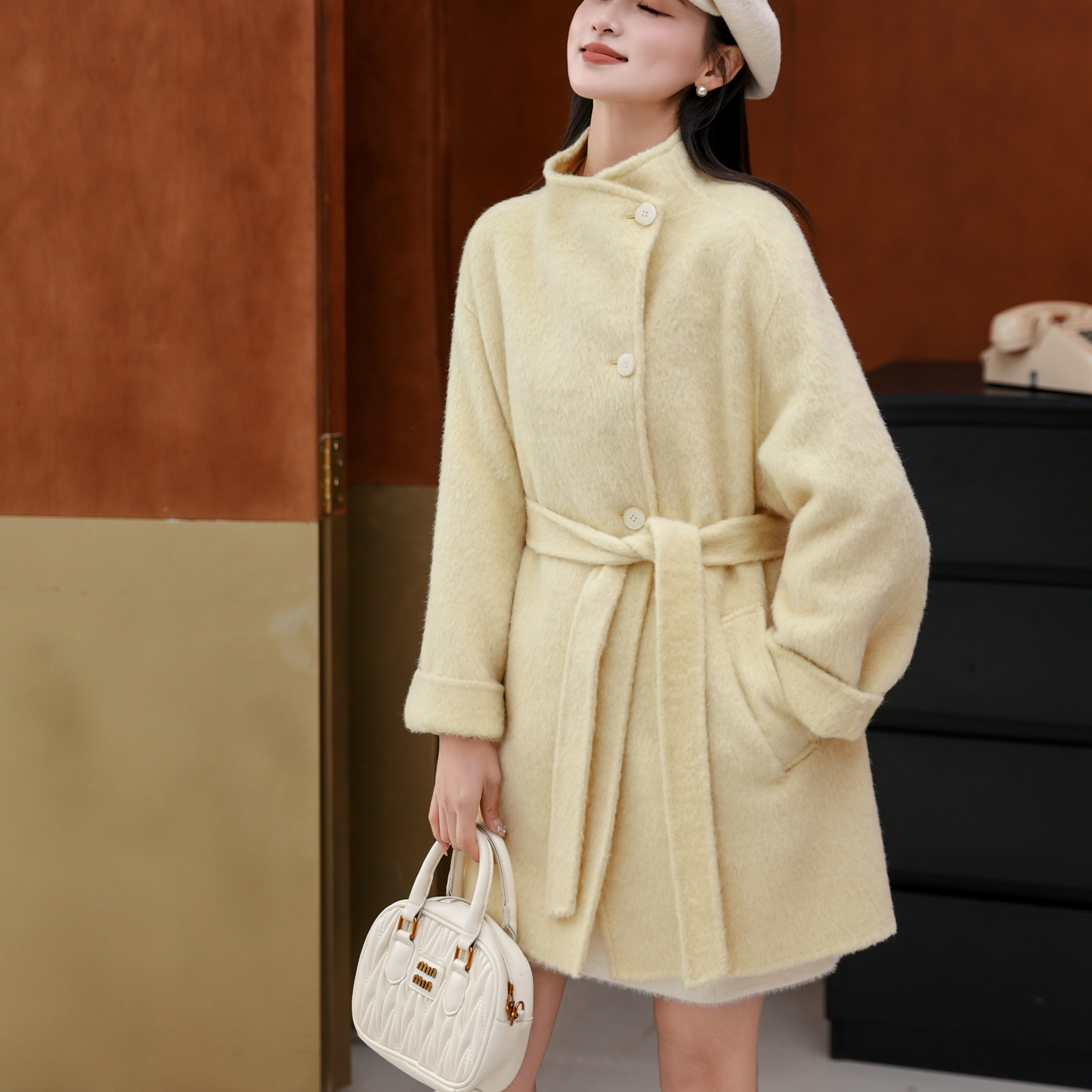 苏丽羊驼毛2025秋冬新款小个子高级感立领短款大衣