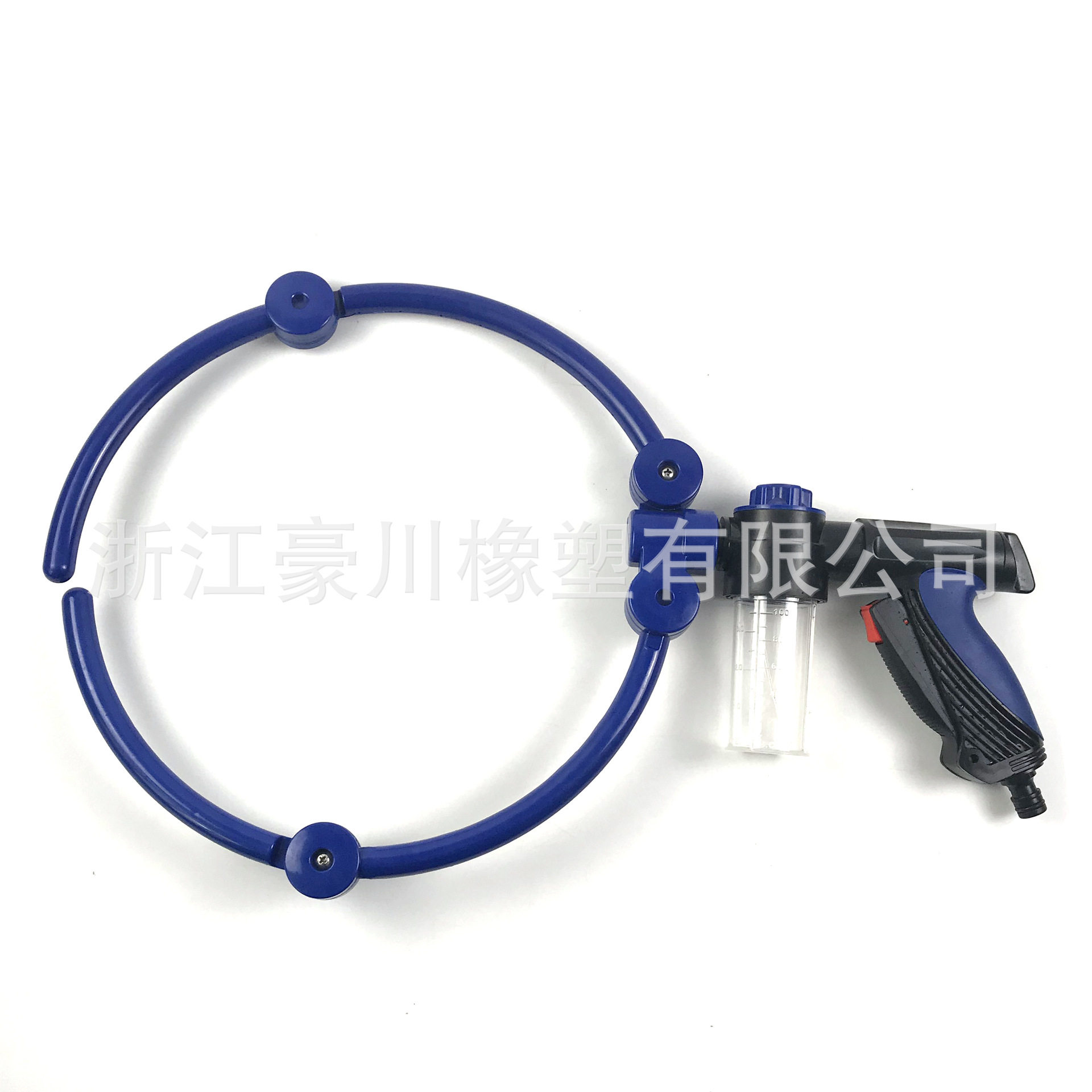 厂家供应宠物折叠式360洗狗器 喷水器宠物洗澡器
