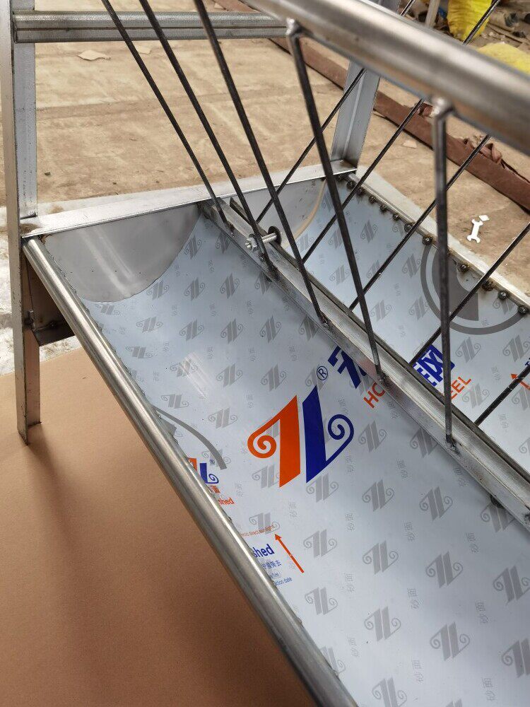 不锈钢养殖喂羊的食槽镀锌料专用羊槽带架子可组两面羊槽包邮食槽