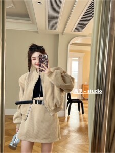 灯芯绒套装女气质感显瘦立领拉链短外套高腰短裙两件套套装