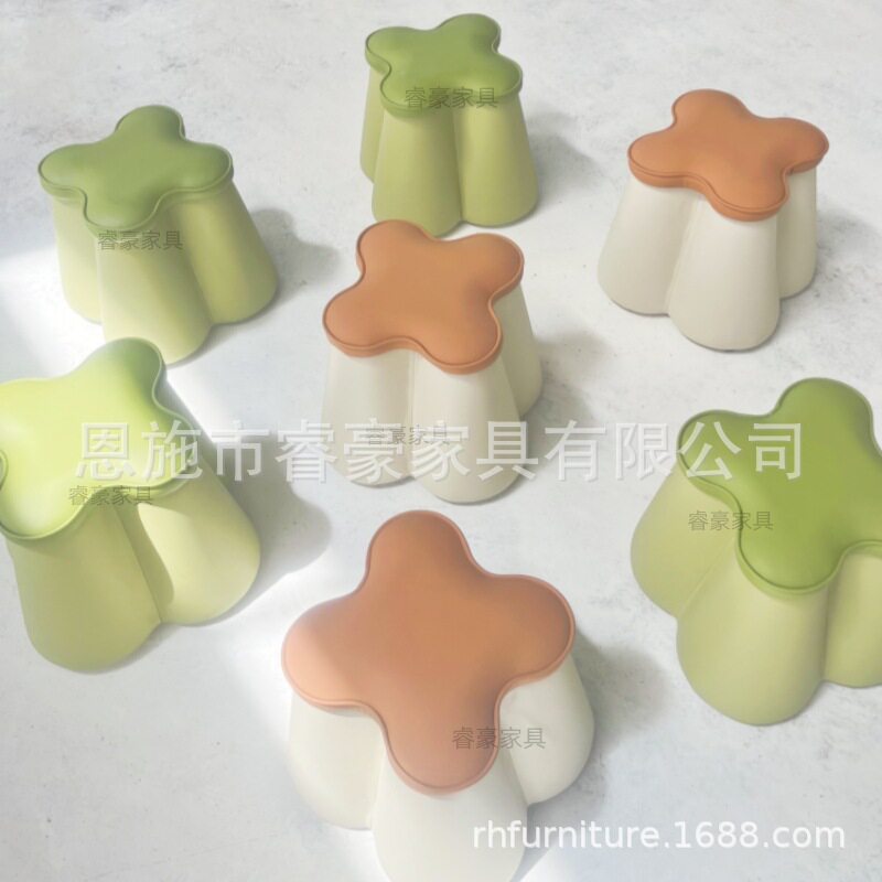现代简约儿童矮凳创意四叶草可爱造型幼儿园宝宝板凳早教中心墩子