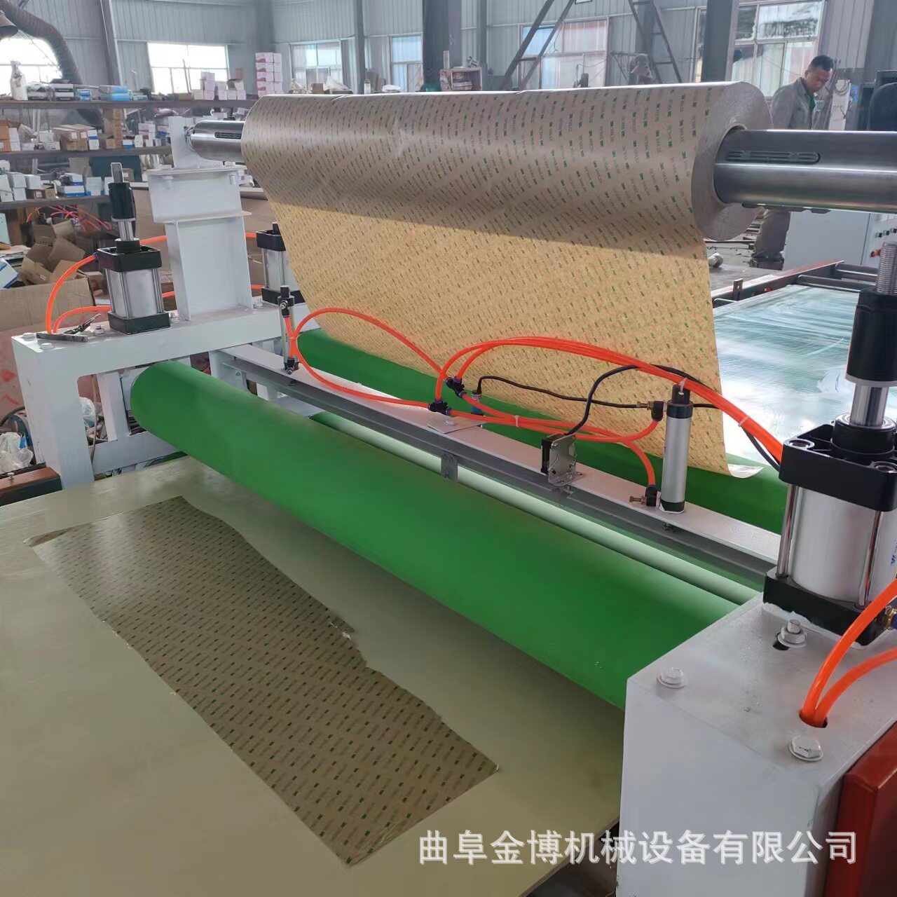 pvc塑料膜热烫复合工艺PE膜桌布两卷合一卷导热油加热复合机
