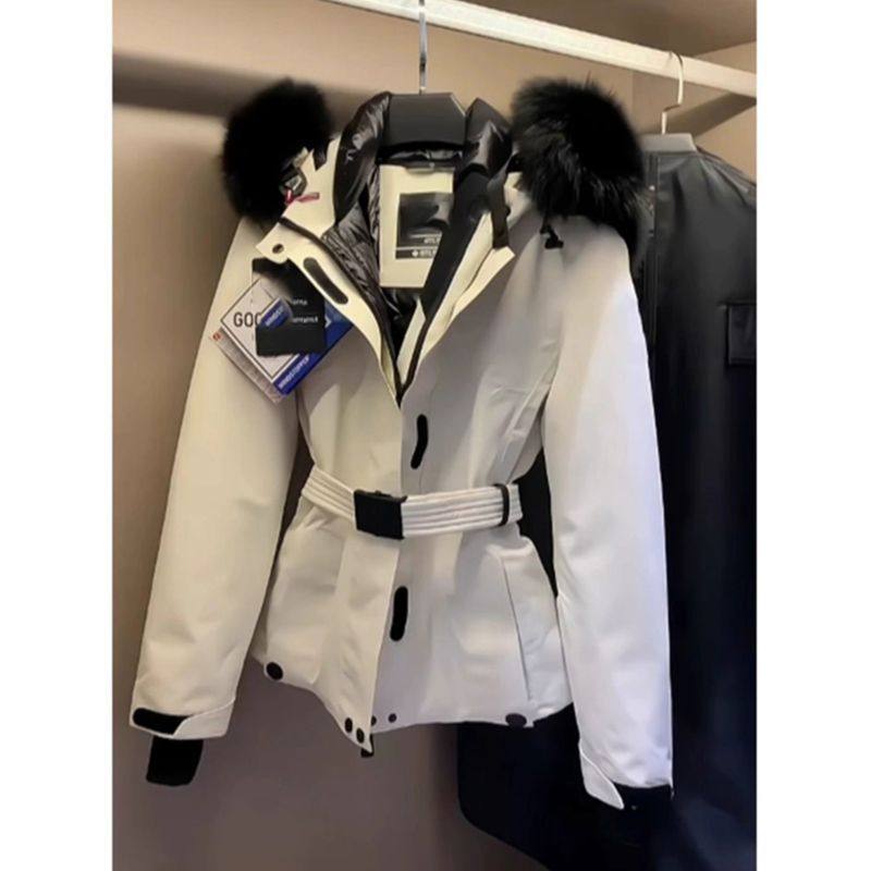 今年流行高级感小个子超好看真羽绒服白色连帽收腰冲锋衣外套女冬