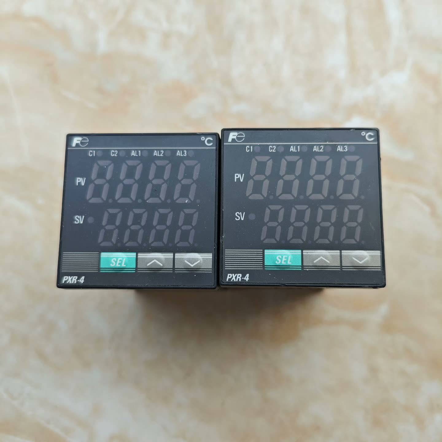富士温控器PXR4TCY1-8W000-C议价 也可为维修！！