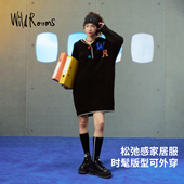 Wildrooms2025新款 纽扣设计字母黑色百搭连帽卫衣女显瘦卫衣裙