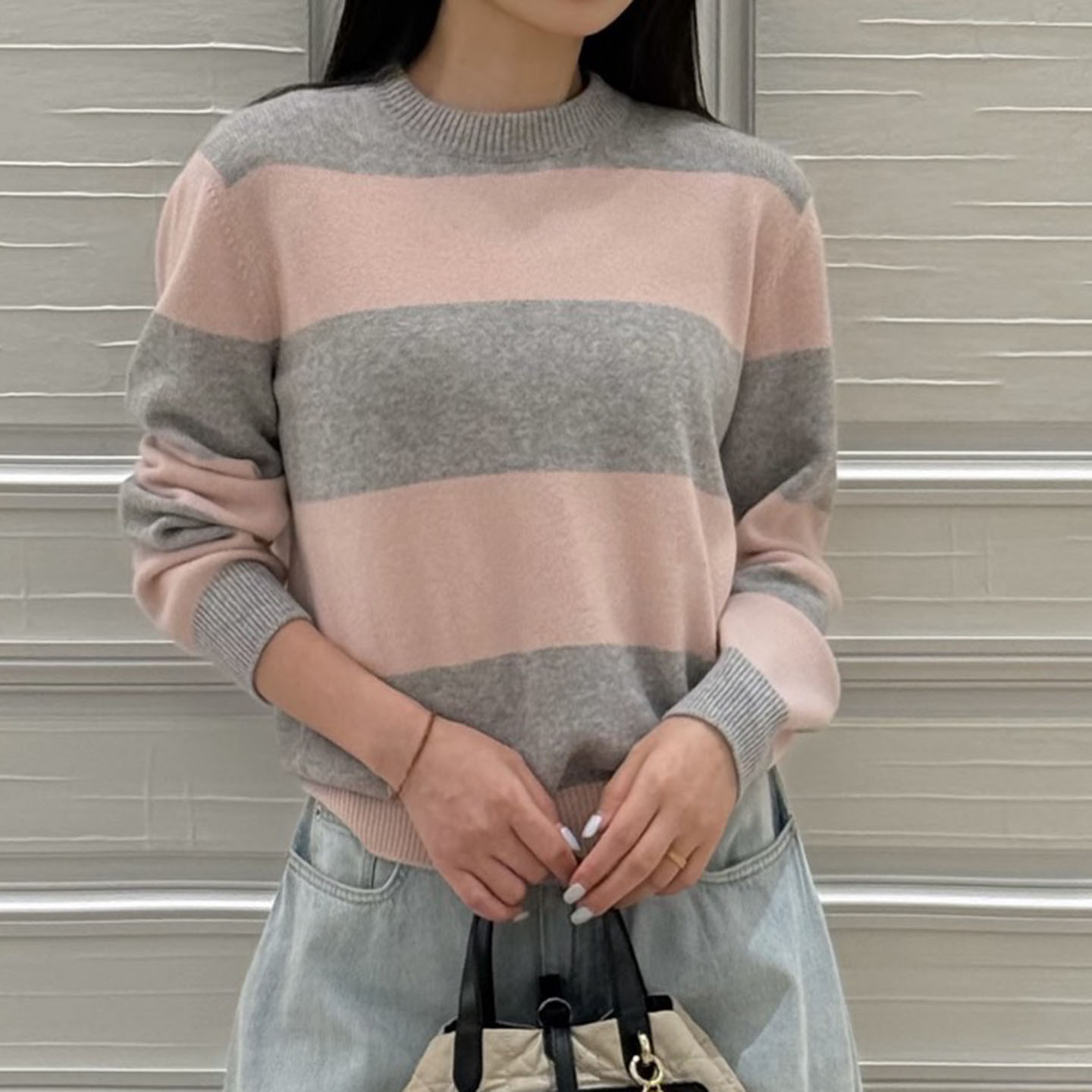 羊绒休闲风条纹圆领长袖针织毛衣