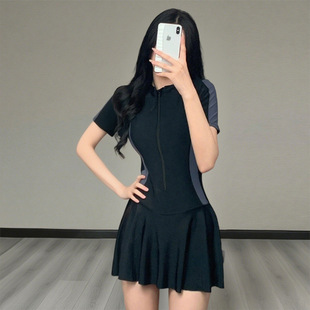 连体泳衣女夏季 裙式 保守运动风遮肚显瘦学生甜美小清新泡温泉泳装