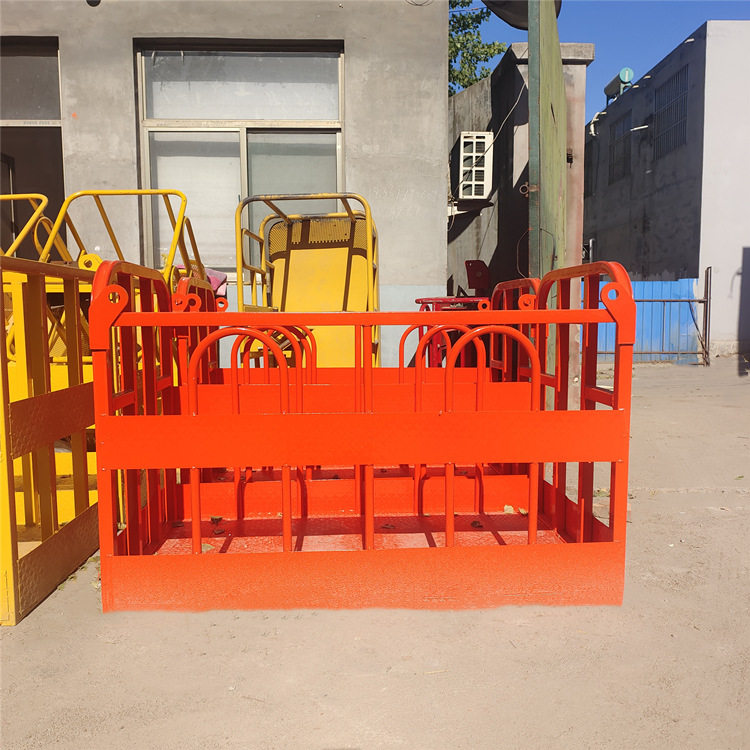 鲁鸿 建筑工地维修工用旋转吊车吊篮外墙高空作业吊框