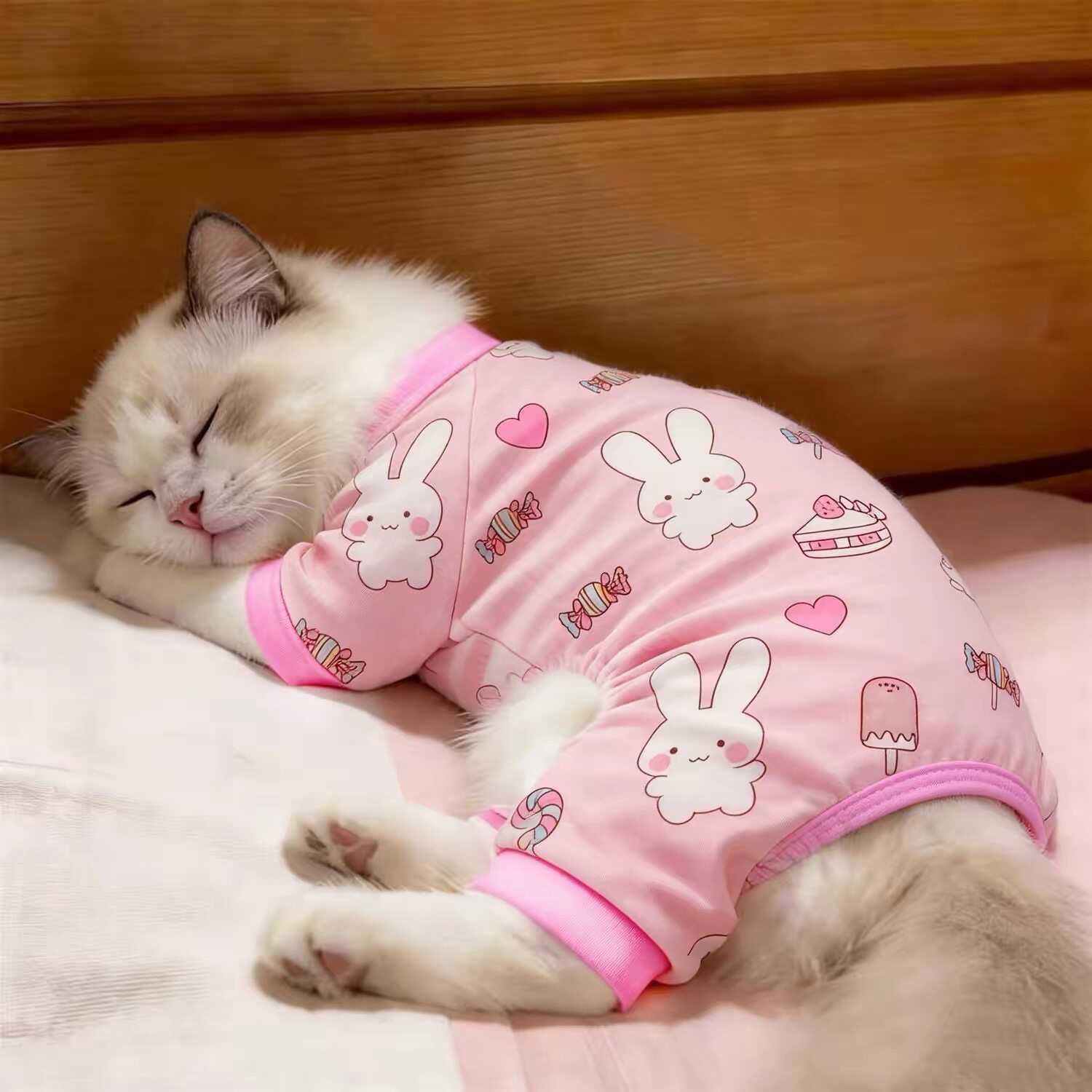 猫咪衣服睡衣可爱春夏薄款多巴胺四脚连体衣防掉毛宠物狗狗防晒衫
