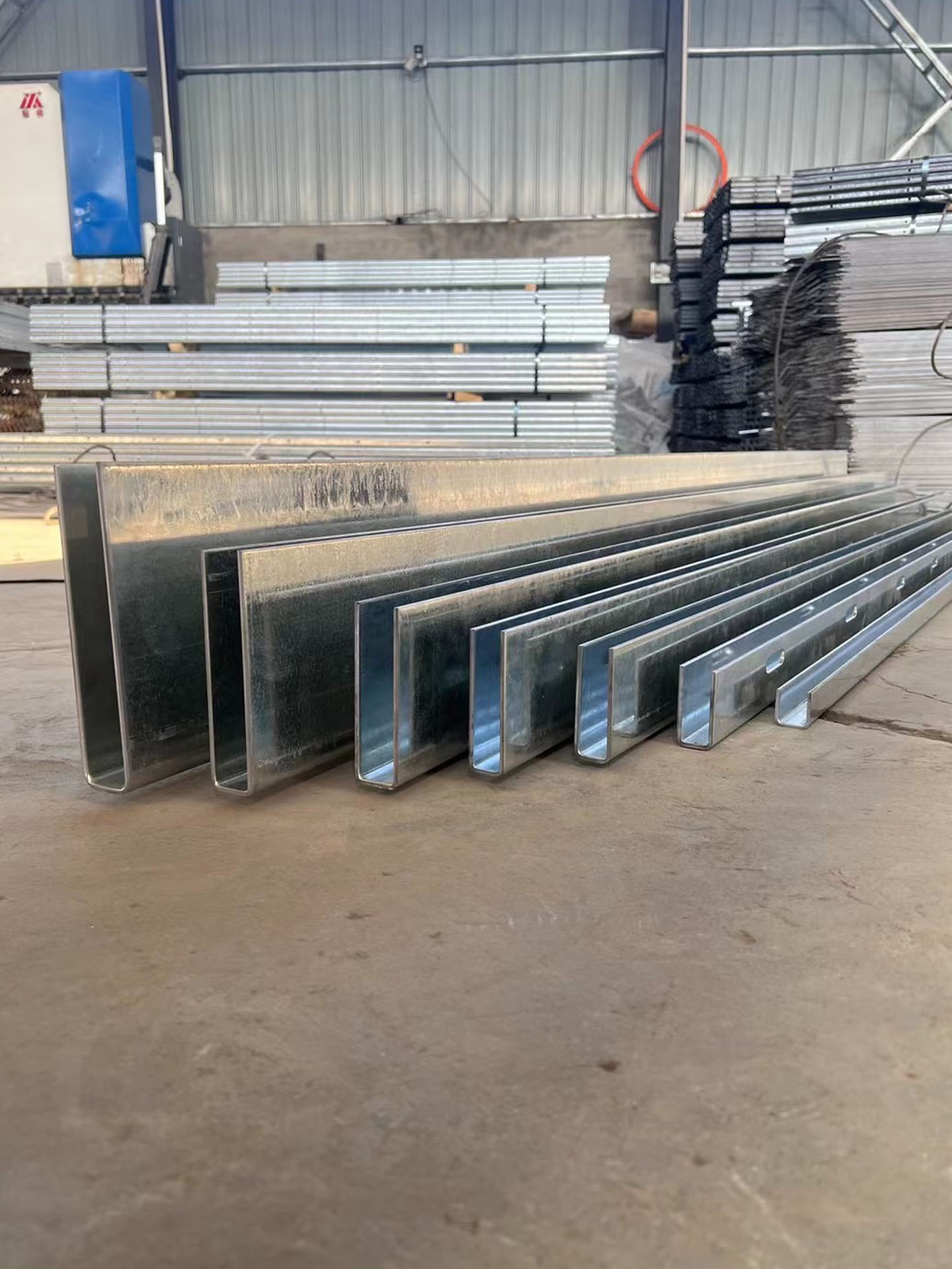 无框玻璃楼梯扶手u型槽阳台栏杆护栏预埋钢槽镀锌地槽工程钢铁槽