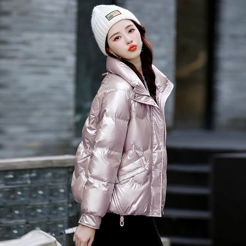 漫舞精灵通勤短款立领免洗羽绒服