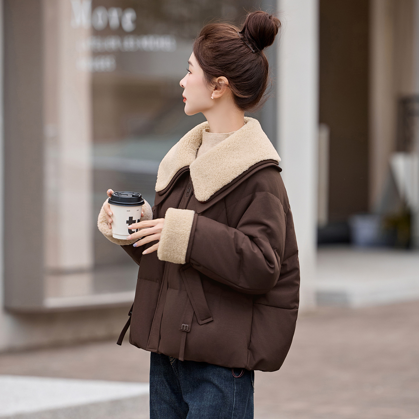 时尚复古短款羽绒服大翻领厚外套