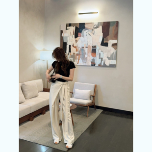 设计感小众显瘦修身 祝喜喜 女t恤新款 黑色正肩短袖 上衣 格调