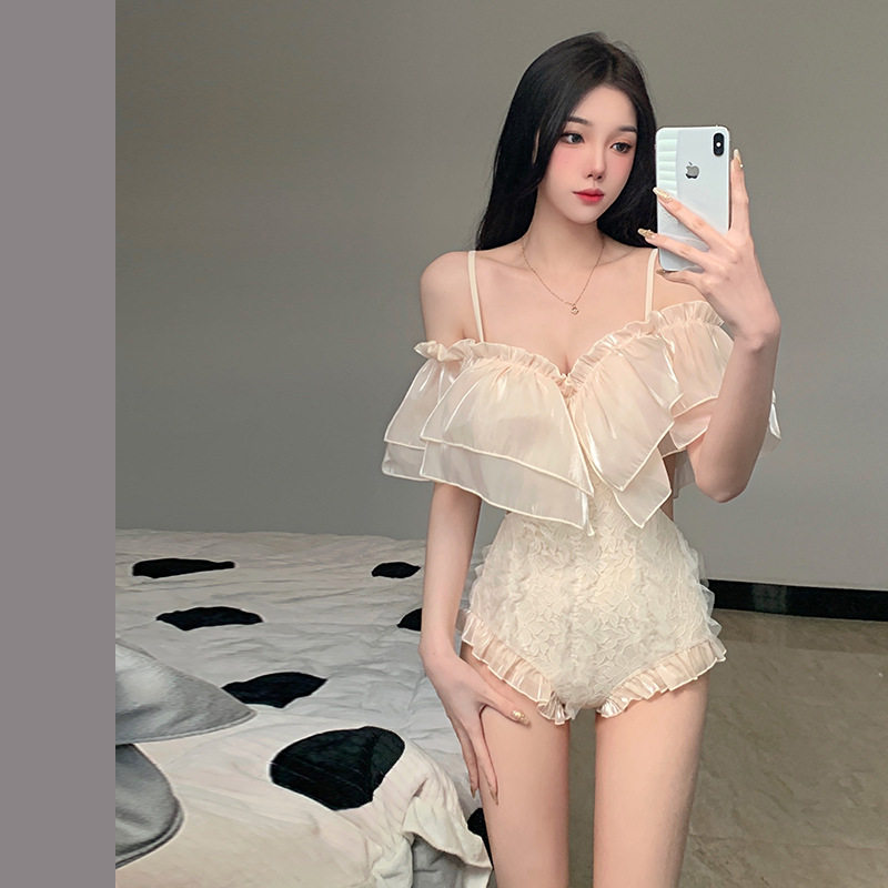 泳衣女夏高级感2024新款性感连体吊带小胸钢托遮肚显瘦泡温泉泳装