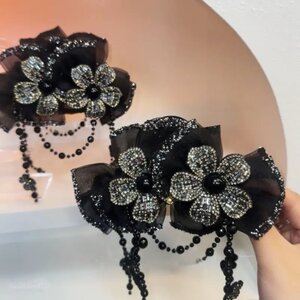黑加仑鲨鱼夹立体花朵流苏闪钻百搭发夹高级松弛高抓力发饰美阳阳