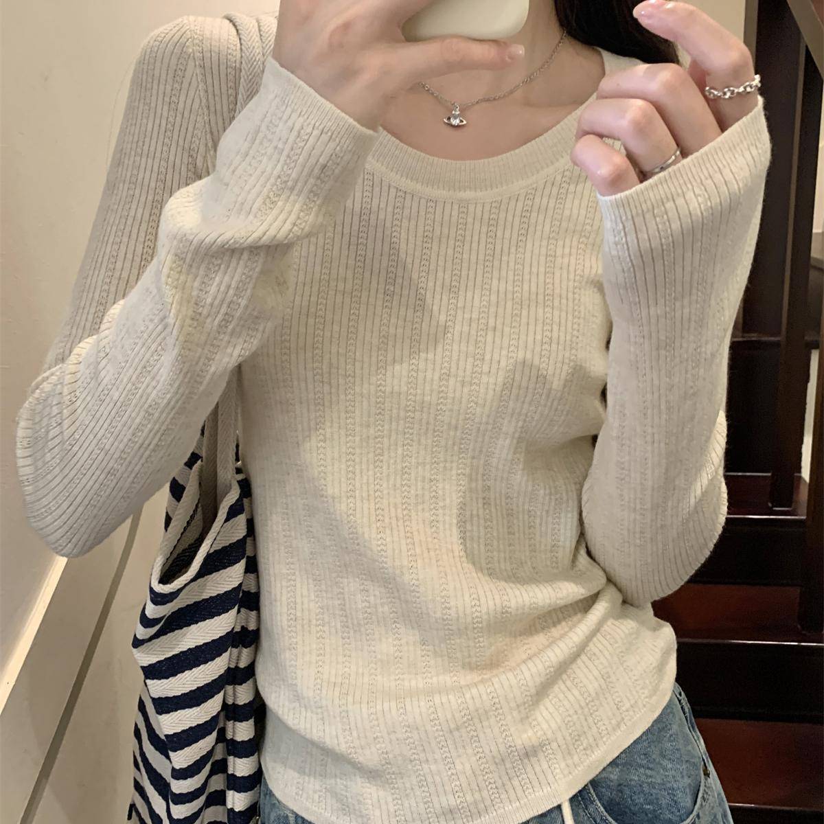 开春韩系穿搭u领打底衫女内搭设计感针织衫毛衣独特漂亮初春上衣