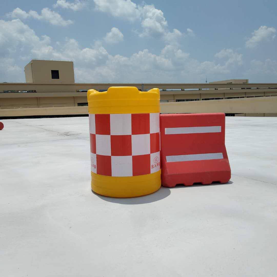 全新料 吹塑注水圆柱形防撞桶 三孔水马 马路分流隔离墩 防撞水马