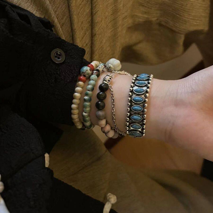 苗族少女银色波西米亚绿
