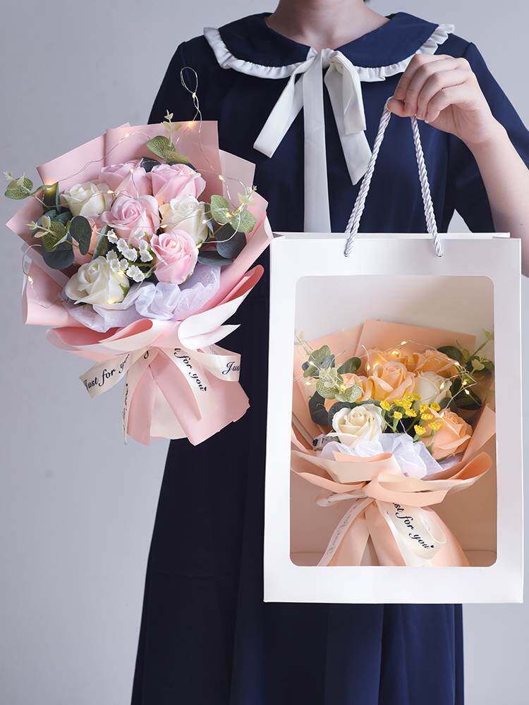 玫瑰花束送女友闺蜜仿真永生花满天星香皂假花手捧花创意生日礼物