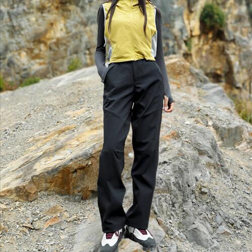户外登山裤女运动徒步直筒裤显瘦休闲裤春夏软壳冲锋裤女款防水