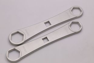 悬架前叉扳手/阻尼气室拆卸工具平顶盖套筒扳手四向顶盖扳手