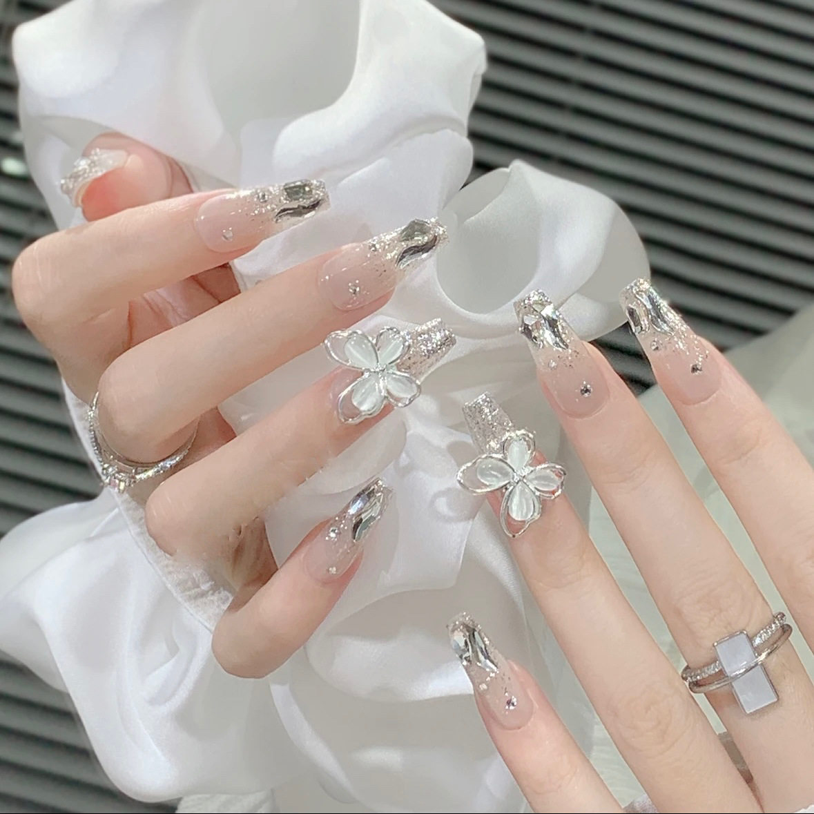 甜甜家纯手工穿戴甲2024新款贴钻美甲显白多巴胺蝴蝶结高级感爆闪,彩妆/香水/美妆工具,穿戴甲/甲片,淘宝优惠券,粉丝福利购,淘宝优惠卷