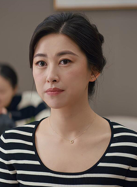 他为什么依然单身同款顾叶嘉朱珠圆领黑白色条纹毛衣针织打底衫秋