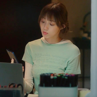 在你灿烂的季节同款宋嘏烂李圣经字母印花浅绿色针织衫T恤两件套